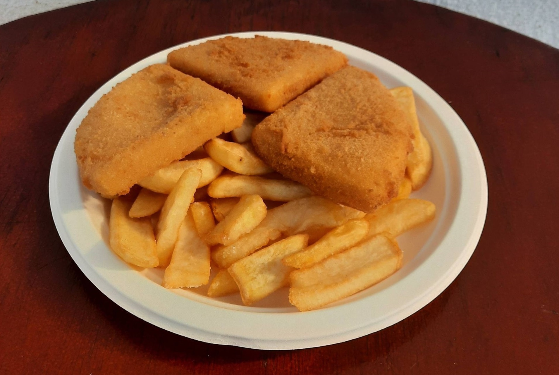 Gyorsan finomat! Frissensültek, készételek széles választéka a Mobil Grill Gyorsbüfében. Változatos köretek, házias ízek, bőséges adagok és mindig mosolygós kiszolgálás Budapest Márton Áron téren a 1112 kerületben.